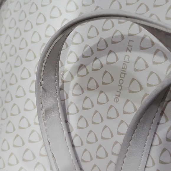 EUC Liz Claiborne women's small handbag crossbody bag purse, white - Picture 9 of 11